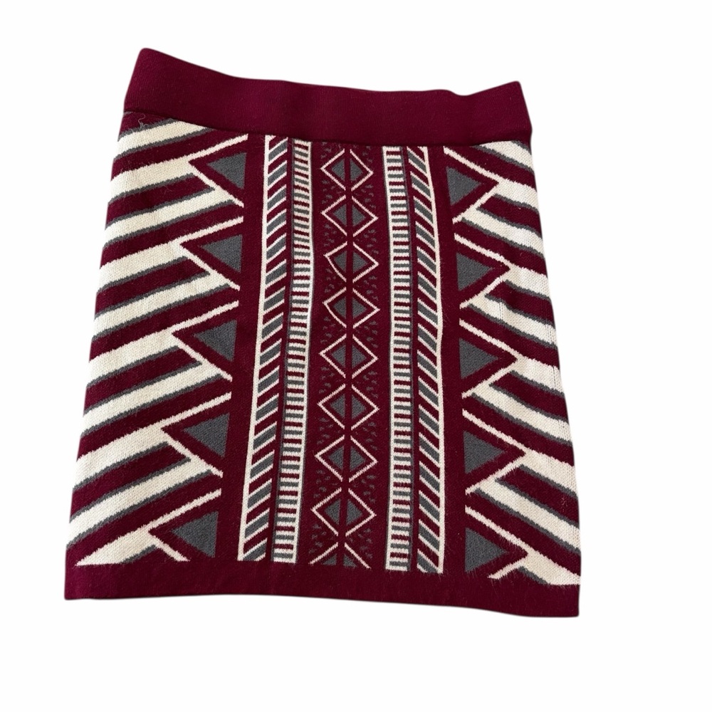 Double Zero Burgundy, White & Gray Geometric Knit Skirt